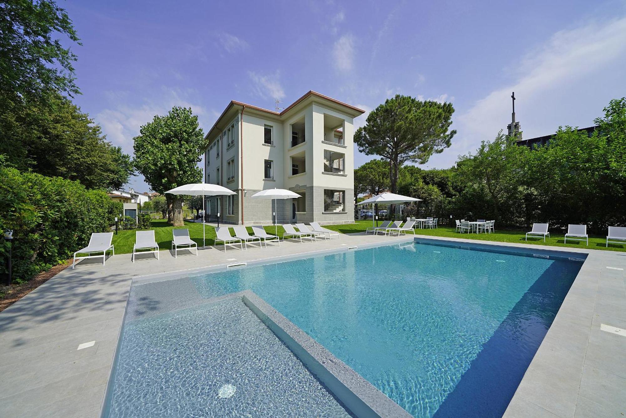 Villa Caterina Apartments By Wonderful Italy Desenzano del Garda Exteriör bild