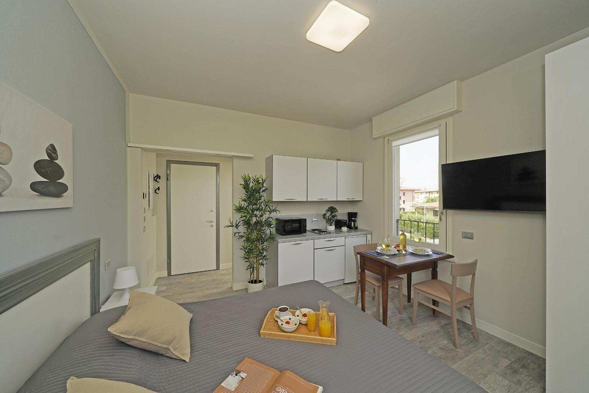 Villa Caterina Apartments By Wonderful Italy Desenzano del Garda Exteriör bild