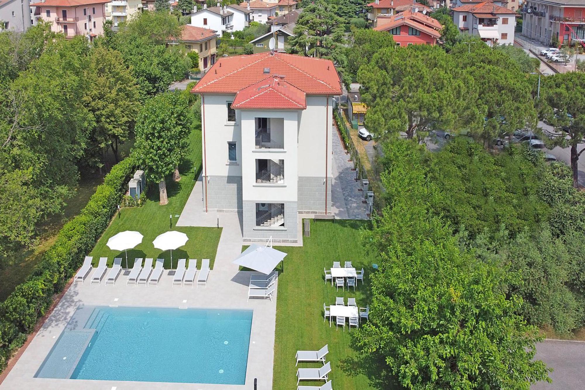 Villa Caterina Apartments By Wonderful Italy Desenzano del Garda Exteriör bild