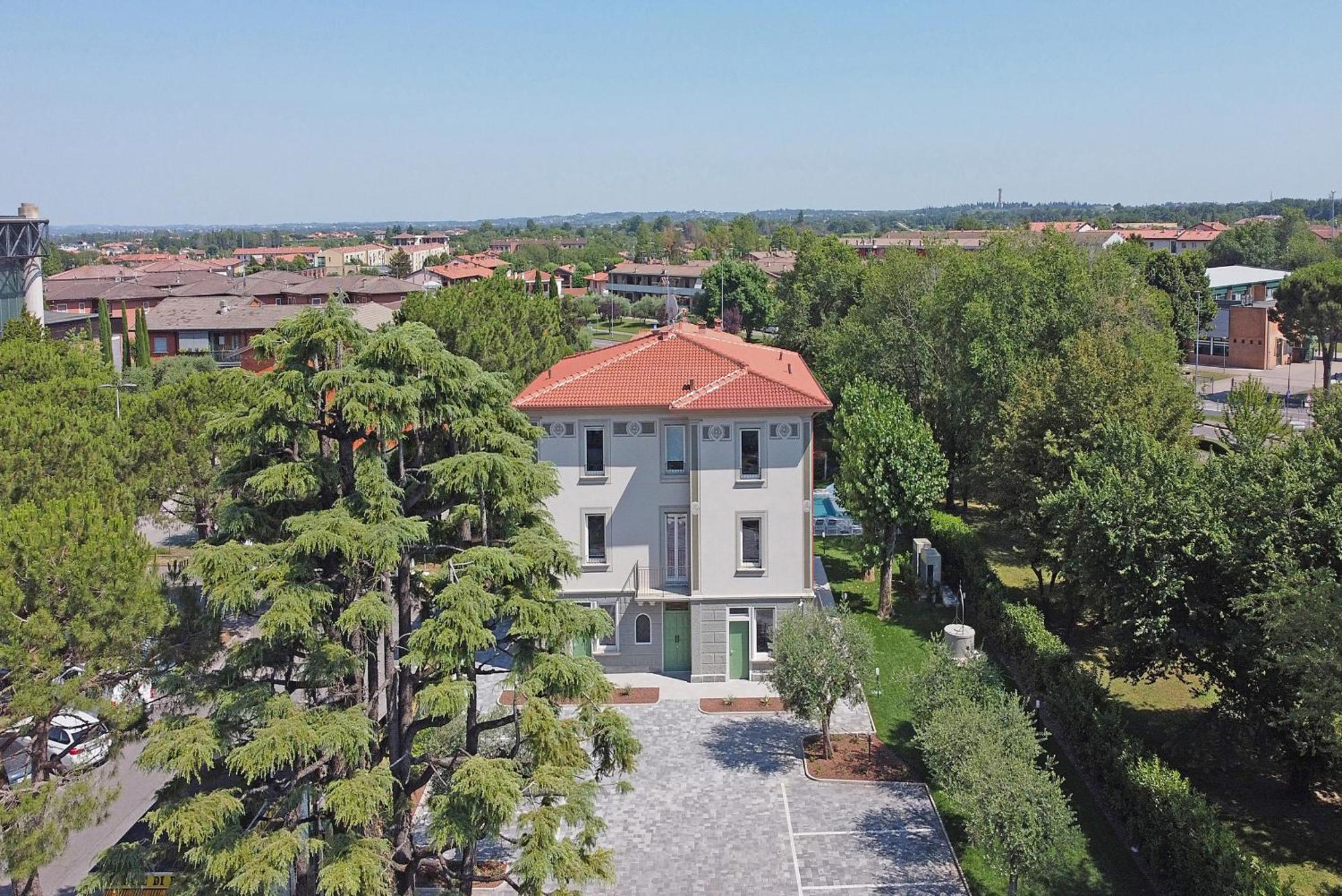 Villa Caterina Apartments By Wonderful Italy Desenzano del Garda Exteriör bild