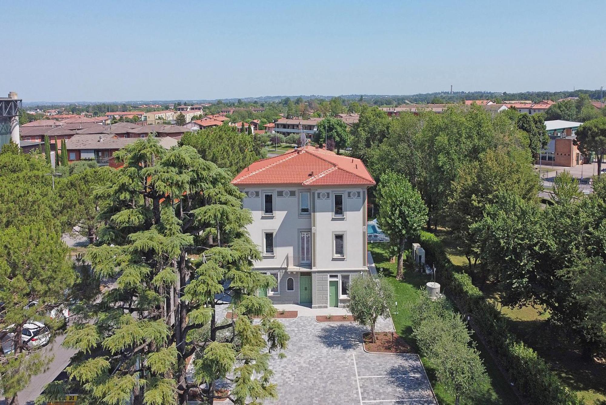 Villa Caterina Apartments By Wonderful Italy Desenzano del Garda Exteriör bild