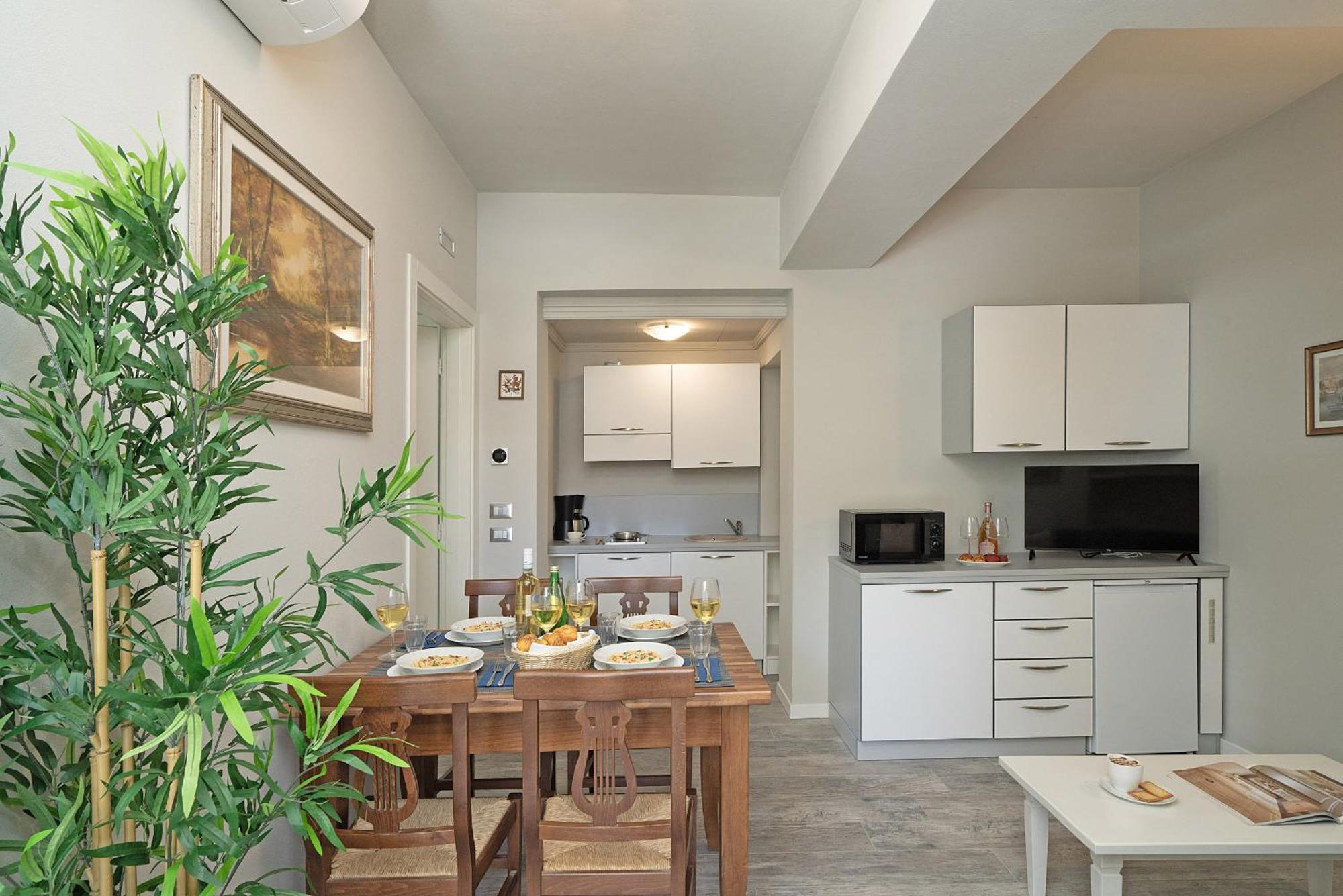 Villa Caterina Apartments By Wonderful Italy Desenzano del Garda Exteriör bild