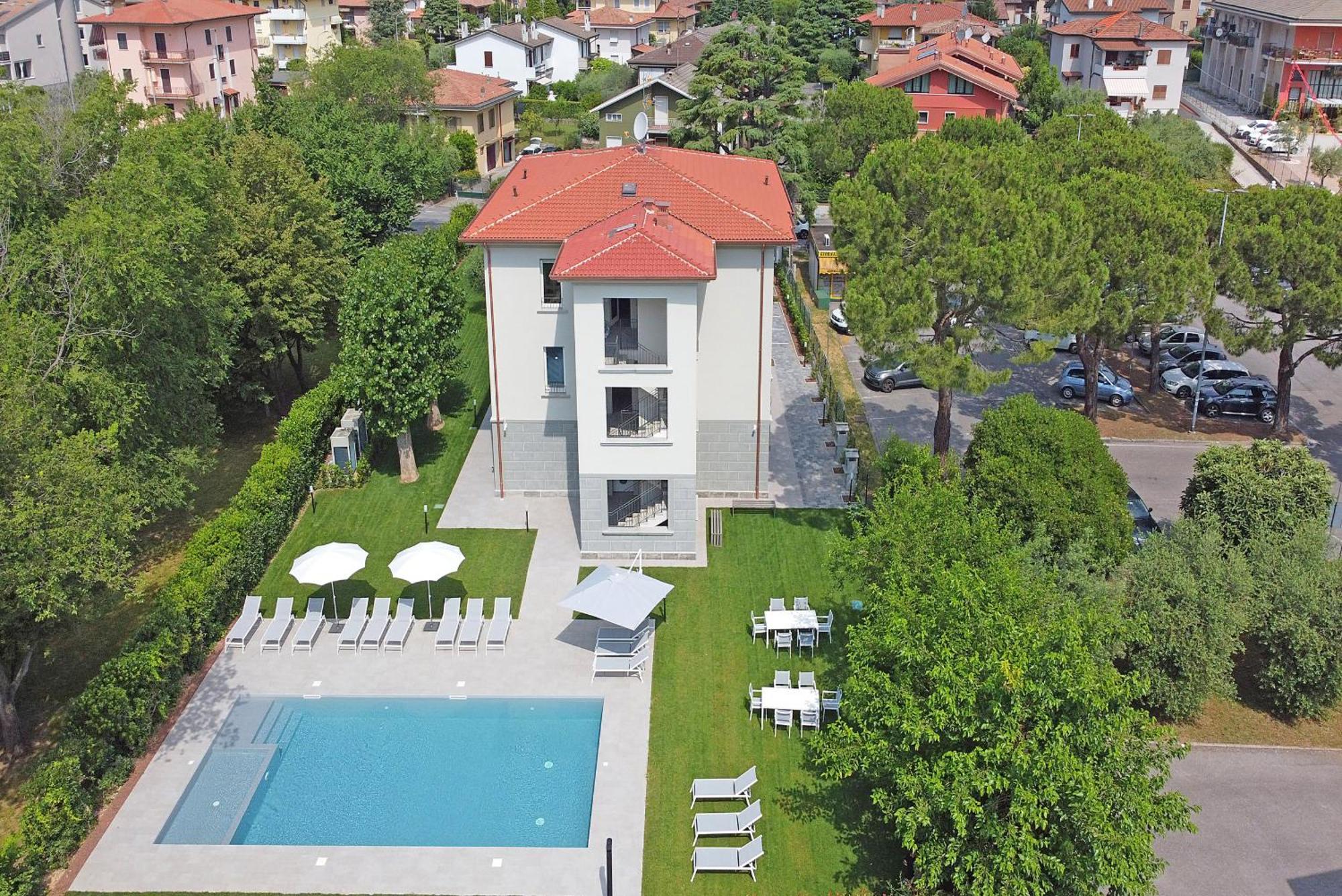 Villa Caterina Apartments By Wonderful Italy Desenzano del Garda Exteriör bild