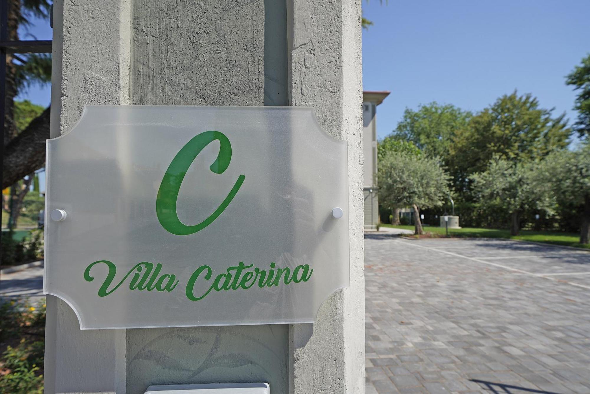 Villa Caterina Apartments By Wonderful Italy Desenzano del Garda Exteriör bild