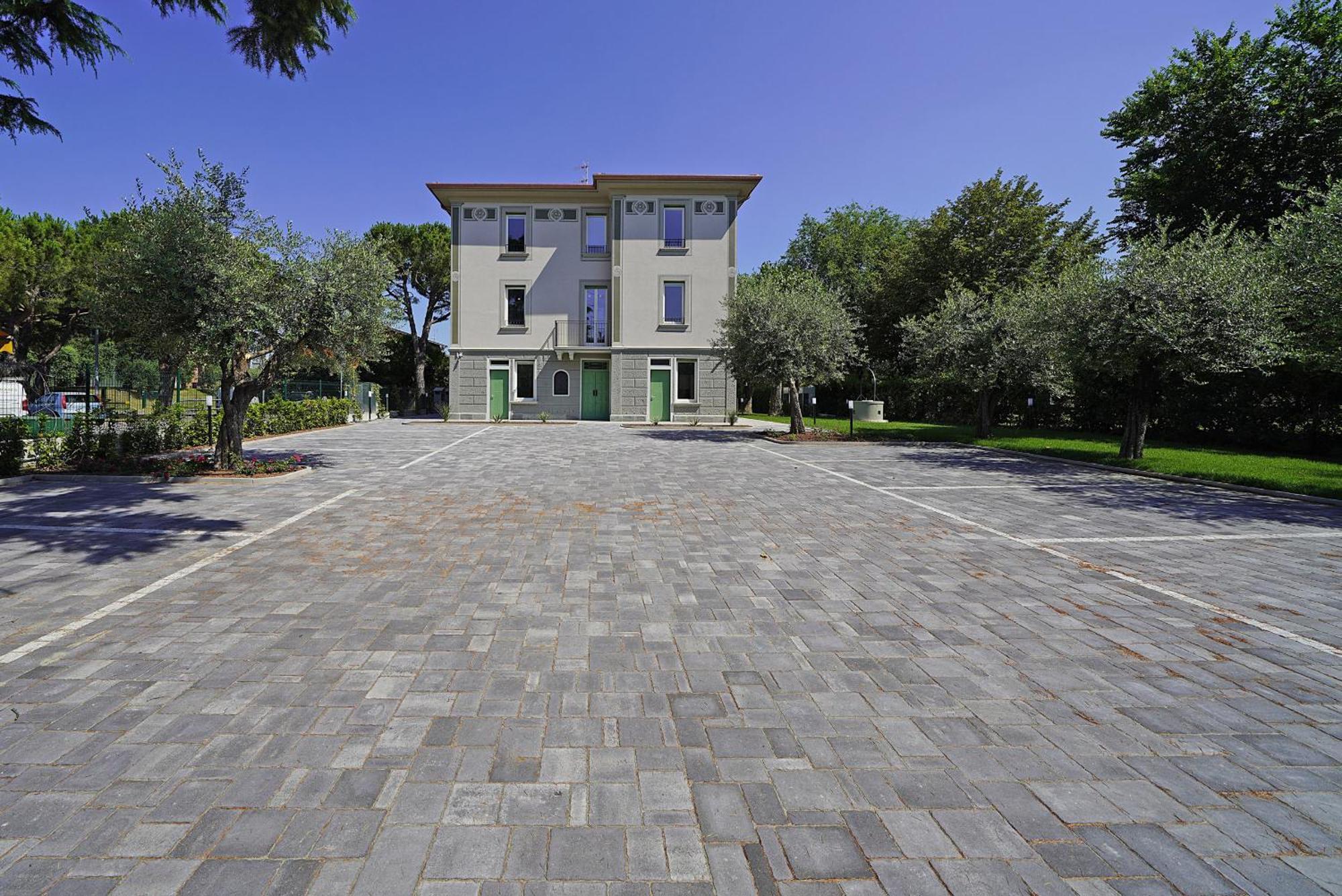 Villa Caterina Apartments By Wonderful Italy Desenzano del Garda Exteriör bild