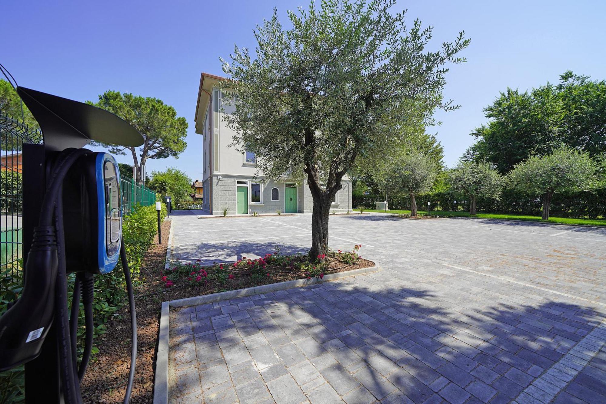 Villa Caterina Apartments By Wonderful Italy Desenzano del Garda Exteriör bild